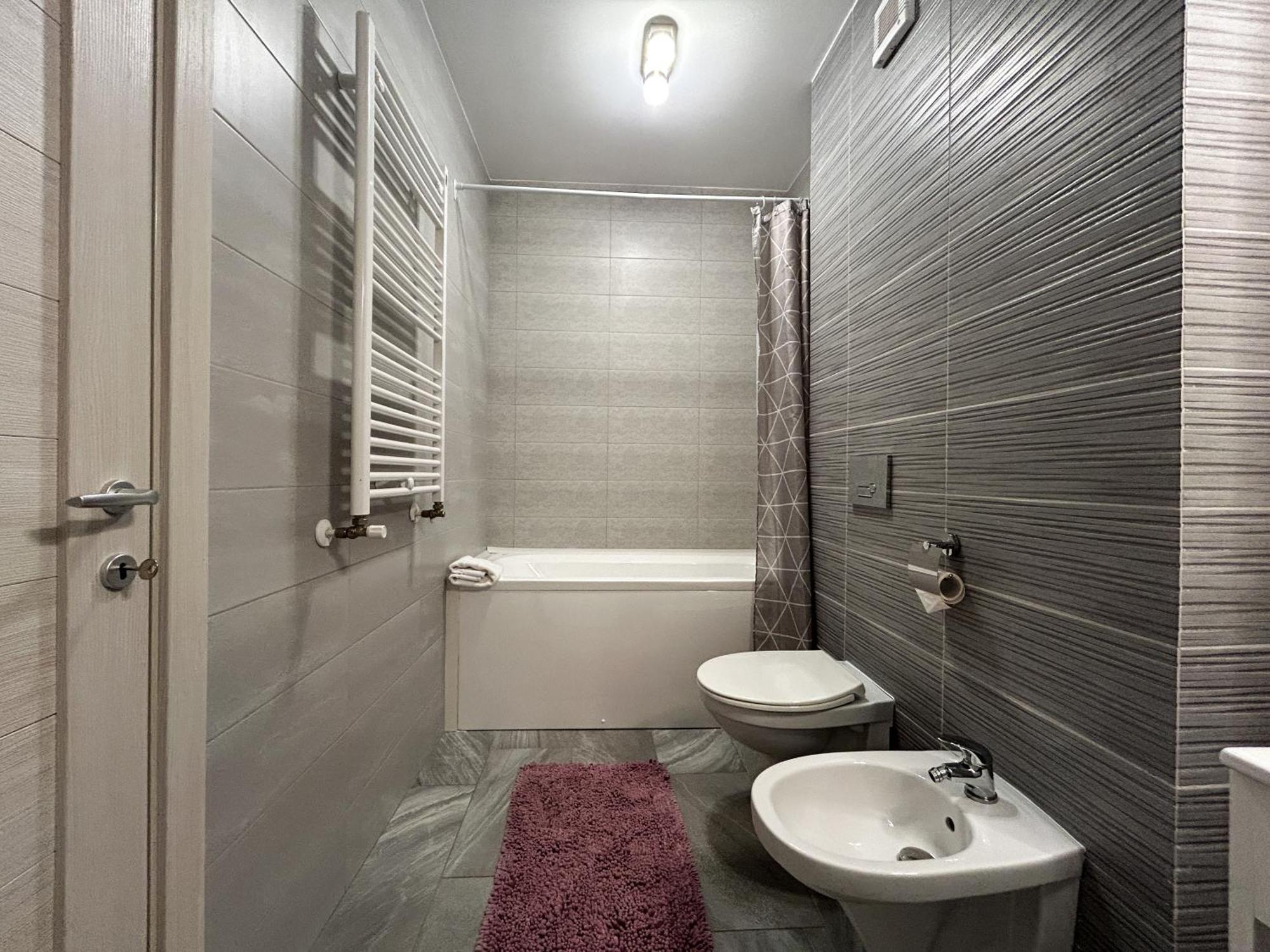 Mirandis Apartments - Comfort & Private Parking Near Coresi Mall Braşov Exterior foto