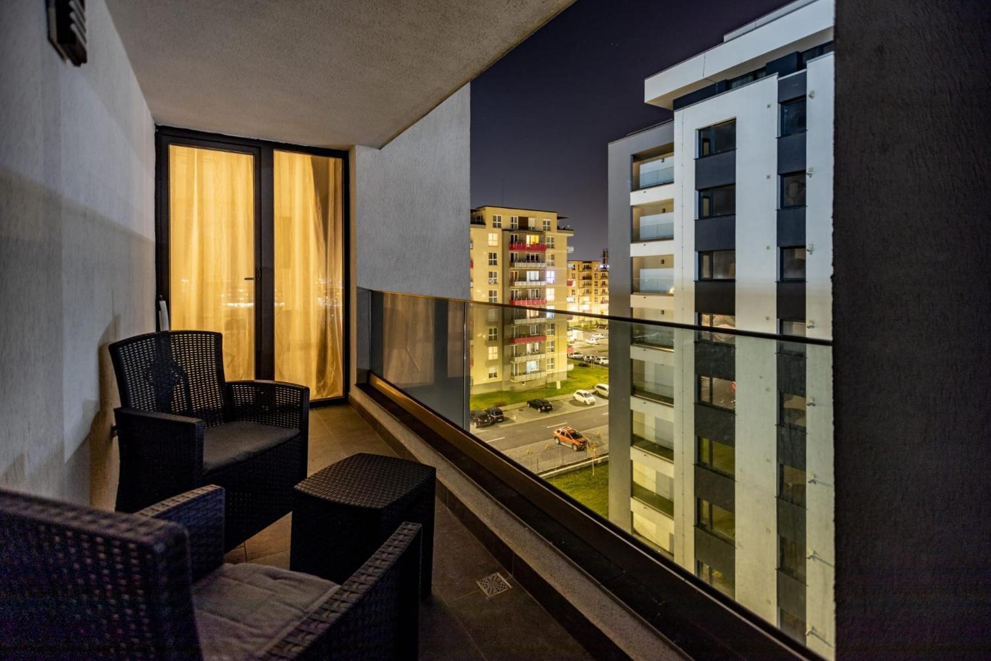 Mirandis Apartments - Comfort & Private Parking Near Coresi Mall Braşov Exterior foto