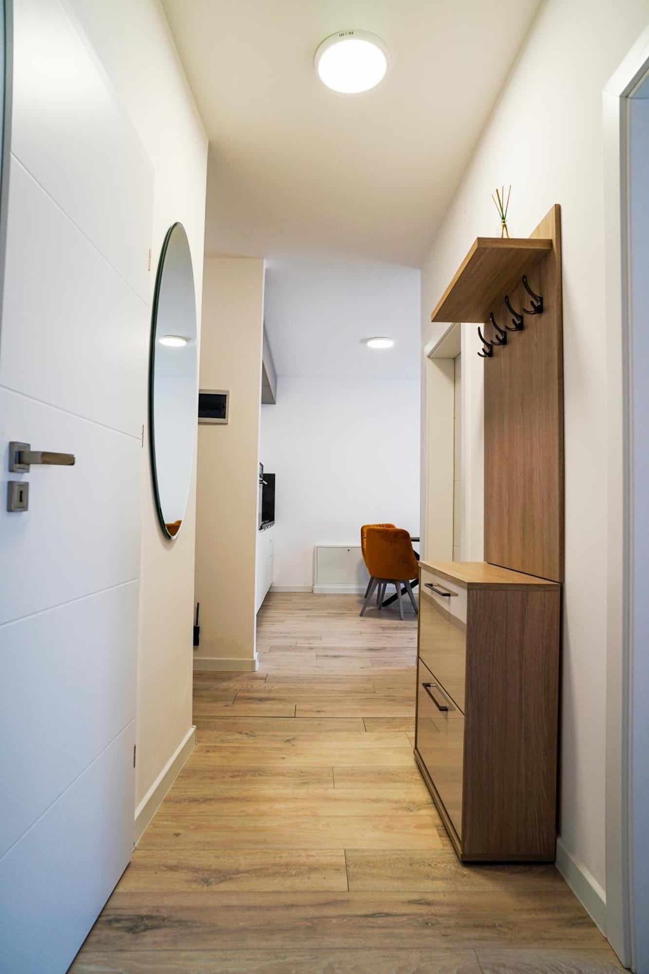 Mirandis Apartments - Comfort & Private Parking Near Coresi Mall Braşov Exterior foto