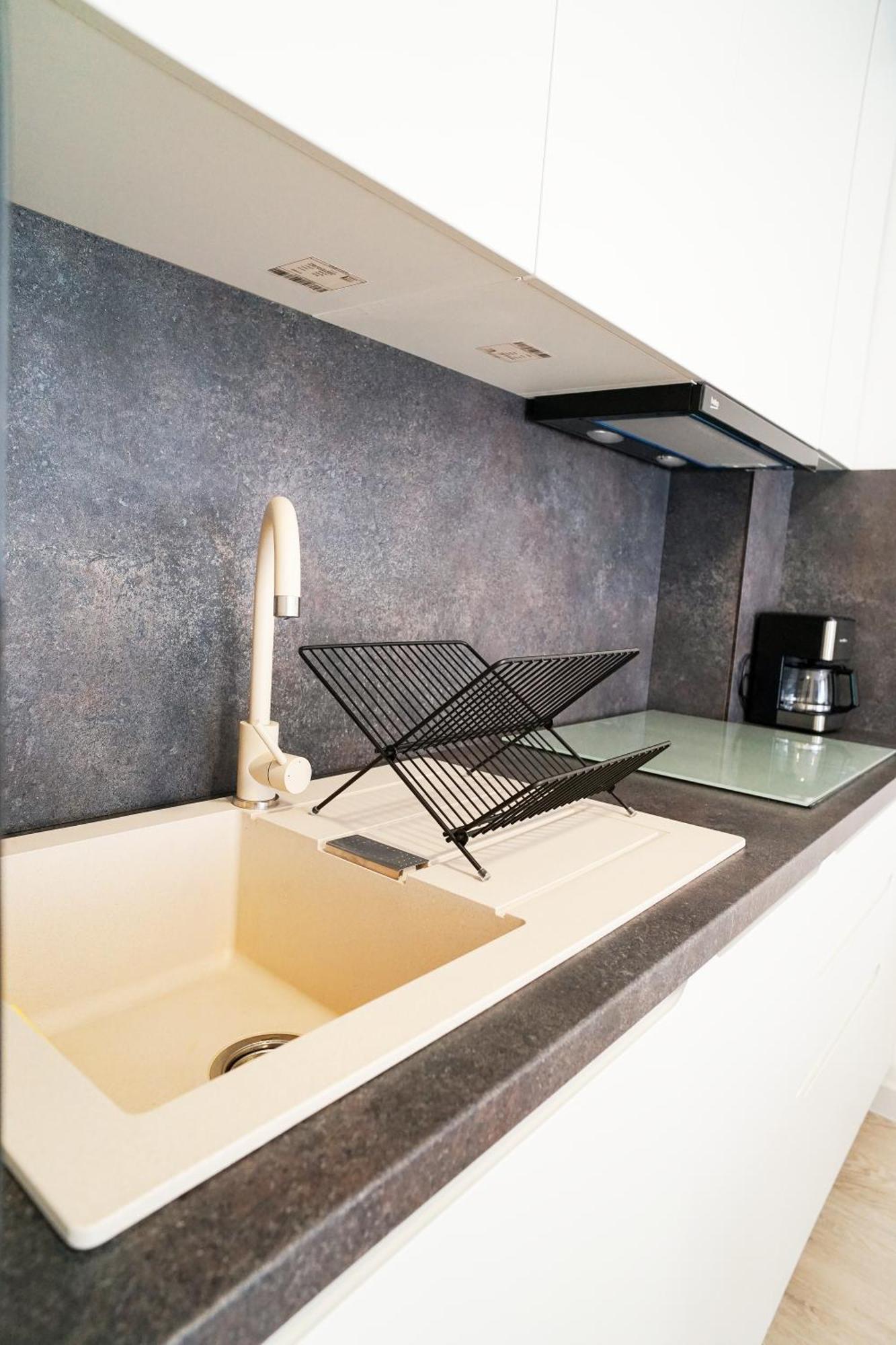 Mirandis Apartments - Comfort & Private Parking Near Coresi Mall Braşov Exterior foto